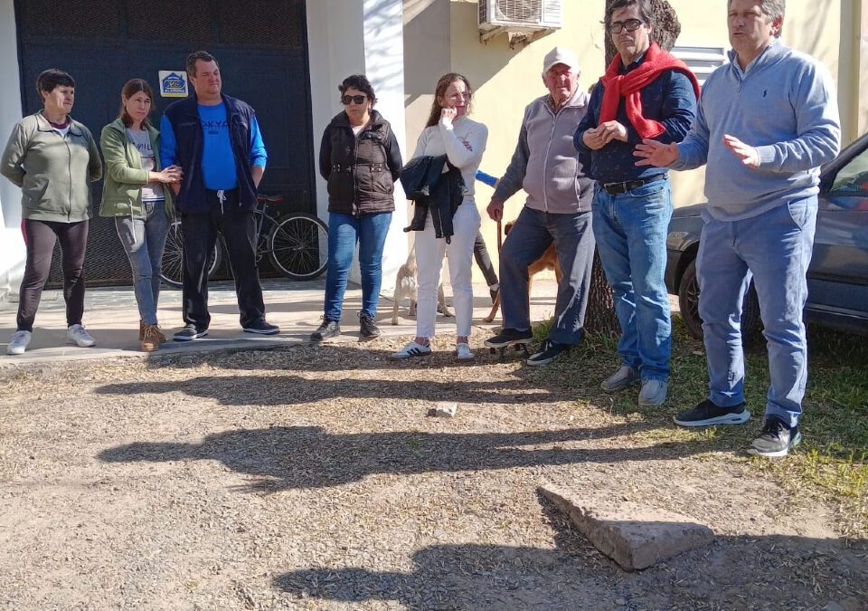 AdER presenta propuesta a vecinos y la Intendencia de Basavilbaso